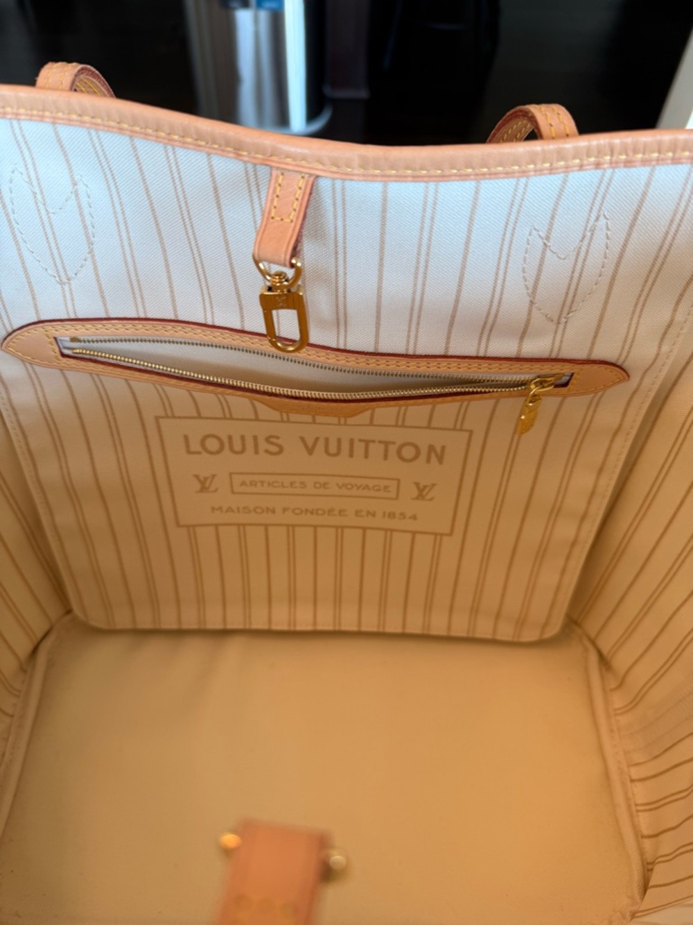 Louis Vuitton Neverfull MM Damier Azur Canvas Tote with Pouch in Beige and Tan - Picture 9 of 16